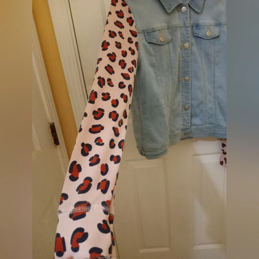 Cat And Jack Girls Denim And Leopard Print Light Jacket - Picture 5 of 12